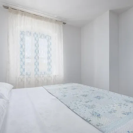 Saby A2+2 - Grill & Free Parking In shadow! Apartment