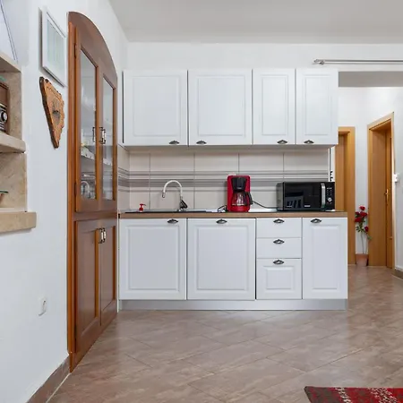 Saby A2+2 - Grill & Free Parking In shadow! Apartment *