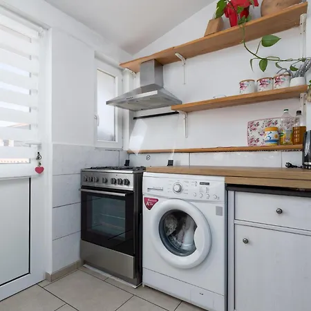 Saby A2+2 - Grill & Free Parking In shadow! Apartment Poreč