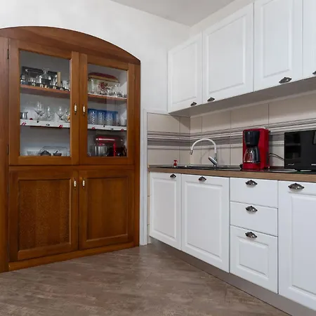 Saby A2+2 - Grill & Free Parking In shadow! Apartment *